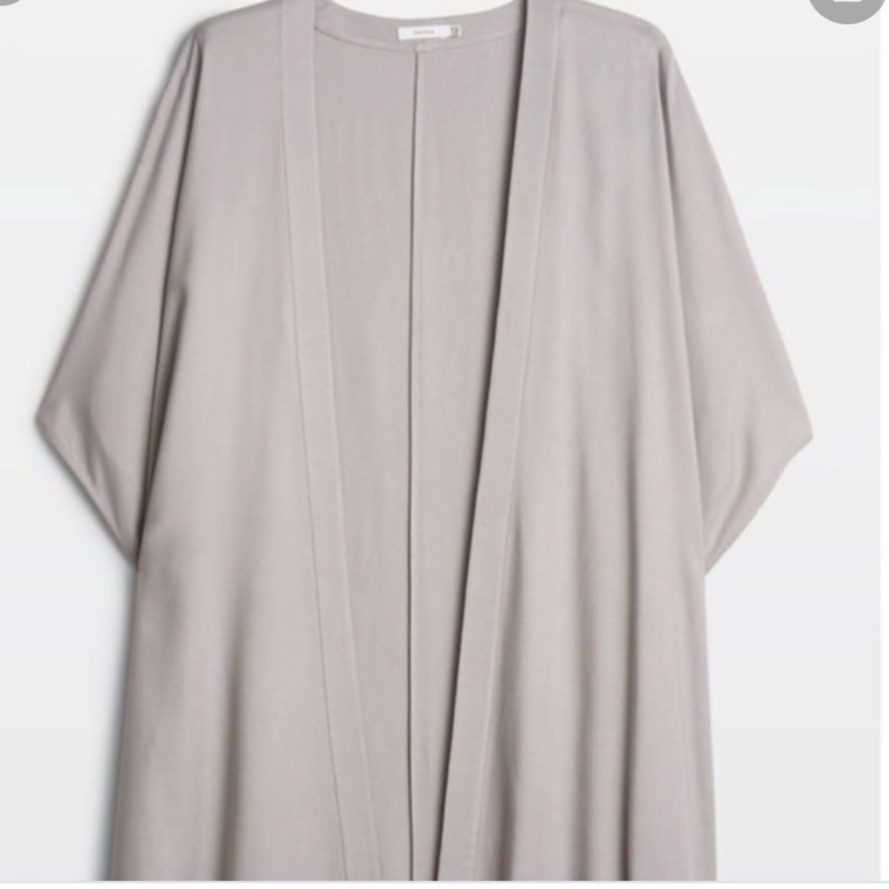 Aritzia Talula Aitkens blouse S/M